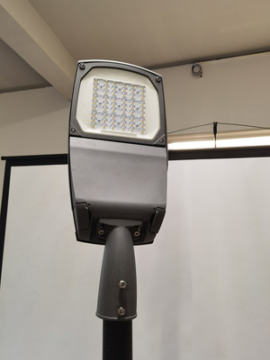 Aluminium Openlucht LEIDENE Straatlantaarns met het Verduisteren van Bestuurder ADC12 160lm/W